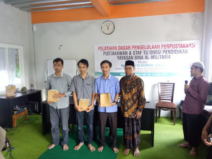 Pelatihan Dasar Pengelolaan Perpustakaan di Yayasan Al-UMM